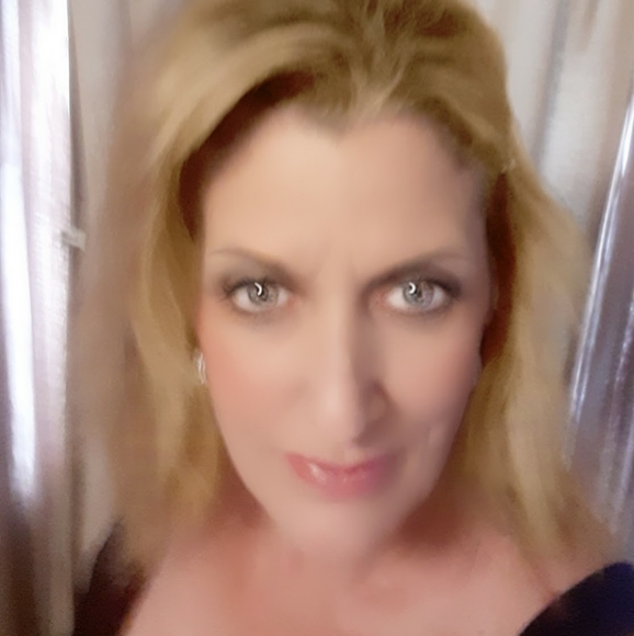 Meet your Posher, Lauri - Picture 1 of 1